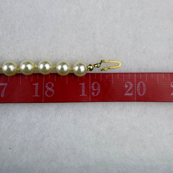 Vintage Roman Faux Pearl & Rhinestone Gold Tone Necklace & Clip-On Earrings Set - Picture 9 of 9